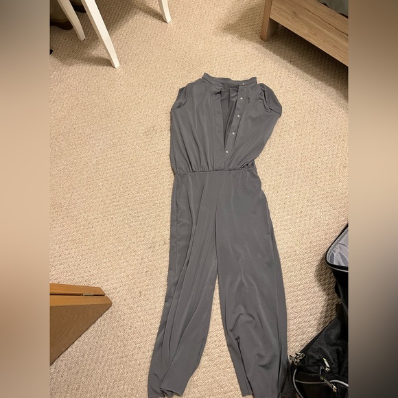 Contemporary costume - Picture 2 of 2